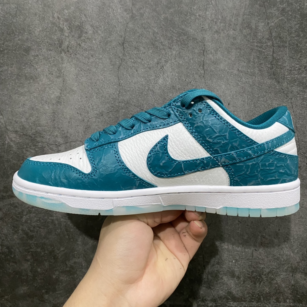 图片[2]-Top版本Dunk Low \”Ocean\” 蓝色 海洋 低帮潮流休闲板鞋 货号：DV3029-100 顶级纯原生产线 独立开发 独家原版原盒 原底原料 开模打造 原厂织唛鞋标 高精密准度 原楦原纸板开发 匹配原版98%以上 后跟垫棉独家呈现 反口里弧度正确 原厂鞋垫 背胶 后跟电绣针数 与正品一致 原厂头层皮料 原厂车缝线 质感无敌 皮料切割干净 无任何毛边 清洁度细节完美 尺码：35.5 36 36.5 37.5 38 38.5 39 40 40.5 41 42 42.5 43 44 44.5 45 46 47.5-选品中心