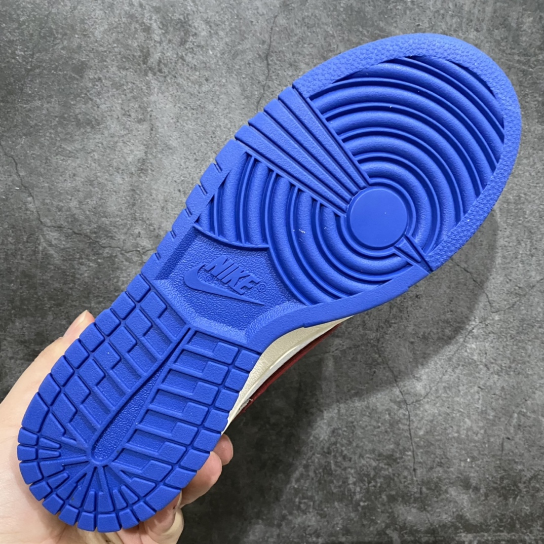 图片[9]-Z版纯原NK SB Dunk Low 白沙红 DV3497-001 独家原厂航空铝磨具打磨大底 鞋头坡度极致还原 原盒原配 圈内天花板工艺 原厂冲刀 超高清洁度 全鞋零毛边皮料切割 全套原楦原模倾力打造完美版型 采用原厂百宏鞋带以及原厂百宏织唛舌标 内标可供原厂几率过验 原厂中底布黄色点胶 原厂中底布拉帮走线遵循公司‼️ 尺码：36 36.5 37.5 38 38.5 39 40 40.5 41 42 42.5 43 44 44.5 45 46-选品中心