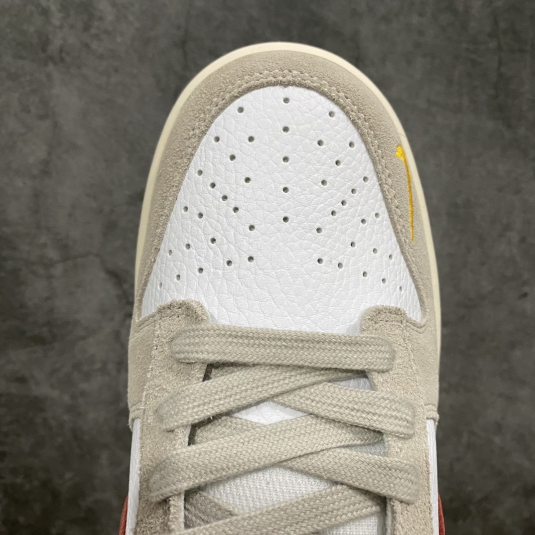 图片[5]-Z版纯原NK SB Dunk Low 白沙红 DV3497-001 独家原厂航空铝磨具打磨大底 鞋头坡度极致还原 原盒原配 圈内天花板工艺 原厂冲刀 超高清洁度 全鞋零毛边皮料切割 全套原楦原模倾力打造完美版型 采用原厂百宏鞋带以及原厂百宏织唛舌标 内标可供原厂几率过验 原厂中底布黄色点胶 原厂中底布拉帮走线遵循公司‼️ 尺码：36 36.5 37.5 38 38.5 39 40 40.5 41 42 42.5 43 44 44.5 45 46-选品中心