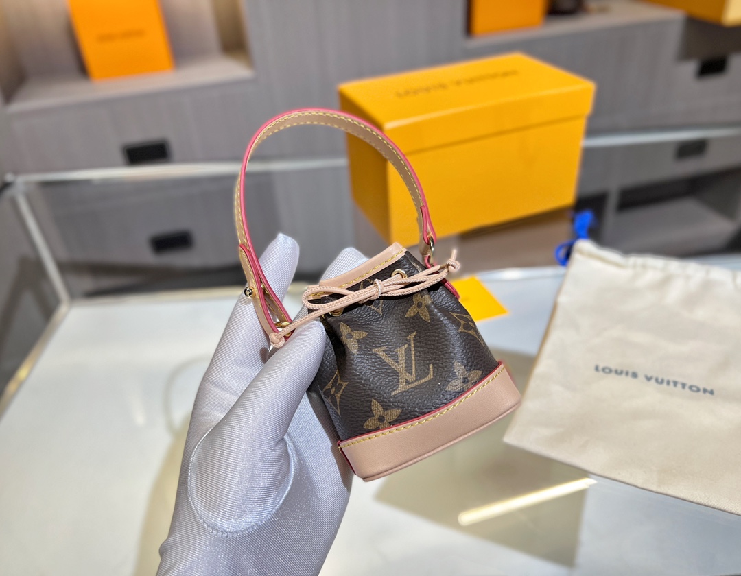 Louis Vuitton Louis Vuitton 路易威登lv迷你水桶包挂件钥匙扣