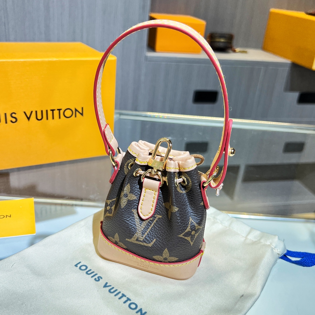 Louis Vuitton Louis Vuitton 路易威登lv迷你水桶包挂件钥匙扣
