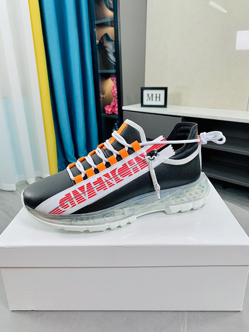 J5  GIVENCHY· 纪梵希 Givenchy  ·高端版本 专柜同步发售🔝鞋面：意大利🇮🇹进口品牌logo印花布匹🌫 尽显奢华，羊皮内里加上双层组合，脚感舒适，鞋底：原厂特供气垫tup发泡大底，轻便，舒适，随意进出专柜