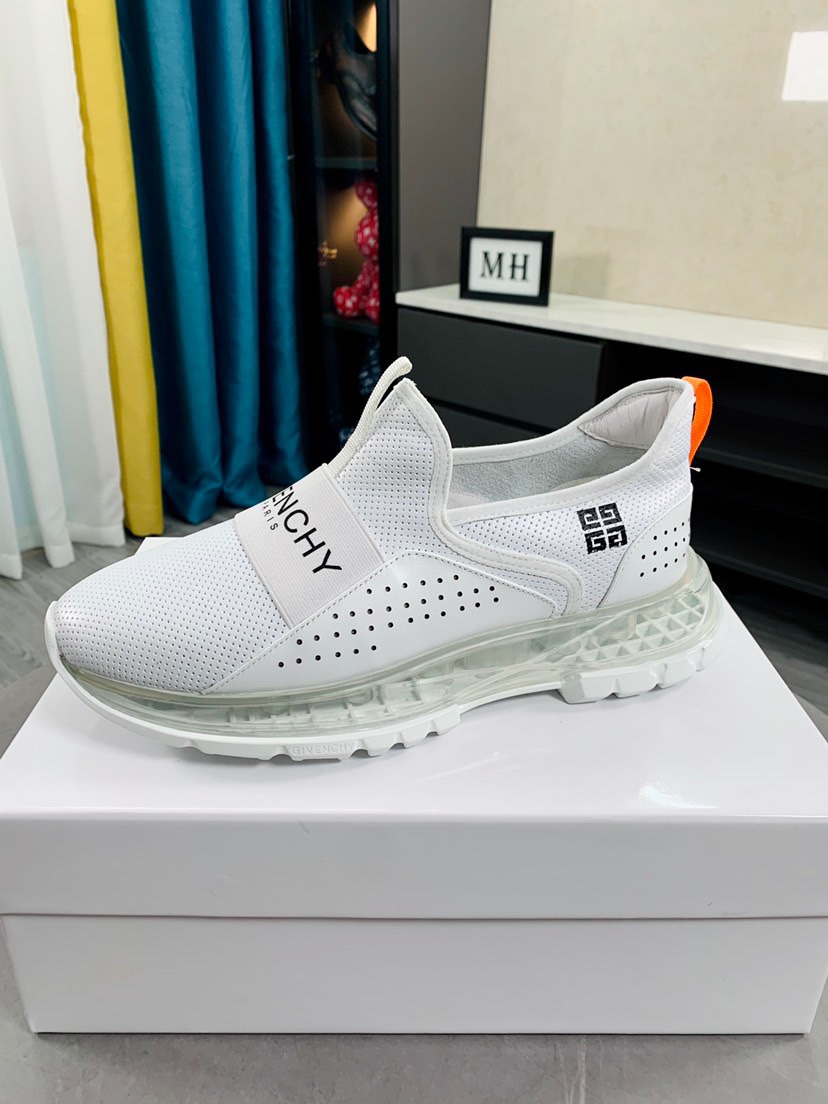 J5  GIVENCHY· 纪梵希 Givenchy  ·高端版本 专柜同步发售🔝鞋面：意大利🇮🇹进口品牌logo印花布匹🌫 尽显奢华，羊皮内里加上双层组合，脚感舒适，鞋底：原厂特供气垫tup发泡大底，轻便，舒适，随意进出专柜