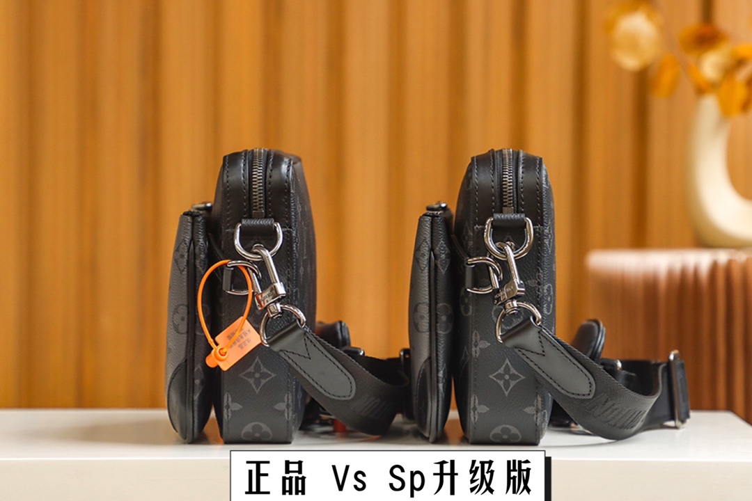 内部价 菱格变码SP免检 。 𝐓𝐑𝐈𝐎邮差包 升级版#M69443#免检版 
▪️𝐙𝐏 𝐕𝐬 升级版▪️
毫不夸张，相似度直达𝟗𝟗.𝟗𝟗%，
凭实力说话，品质自带说服力✔️