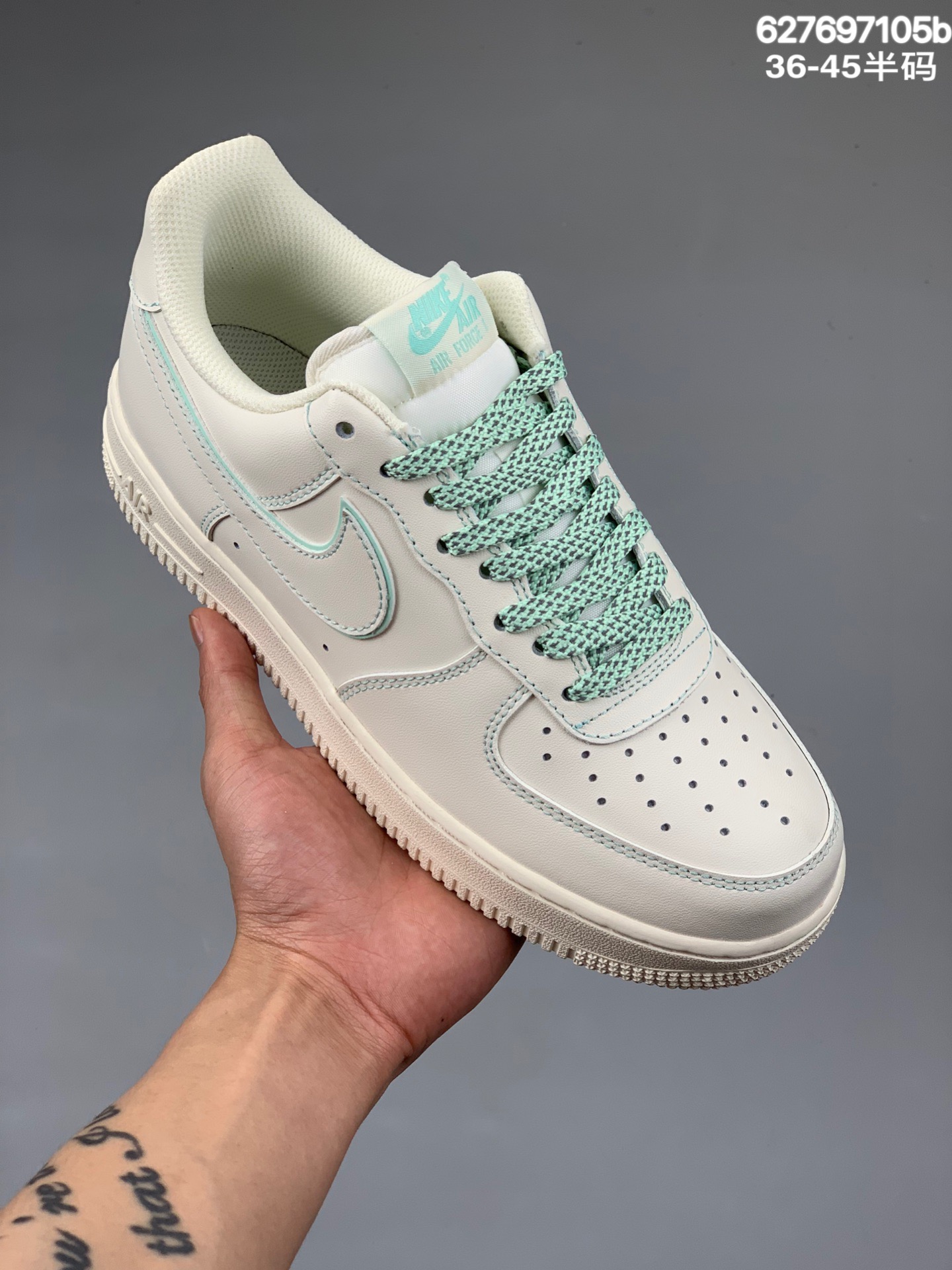 本地
公司级Nike Air Force 1 ’07 Low