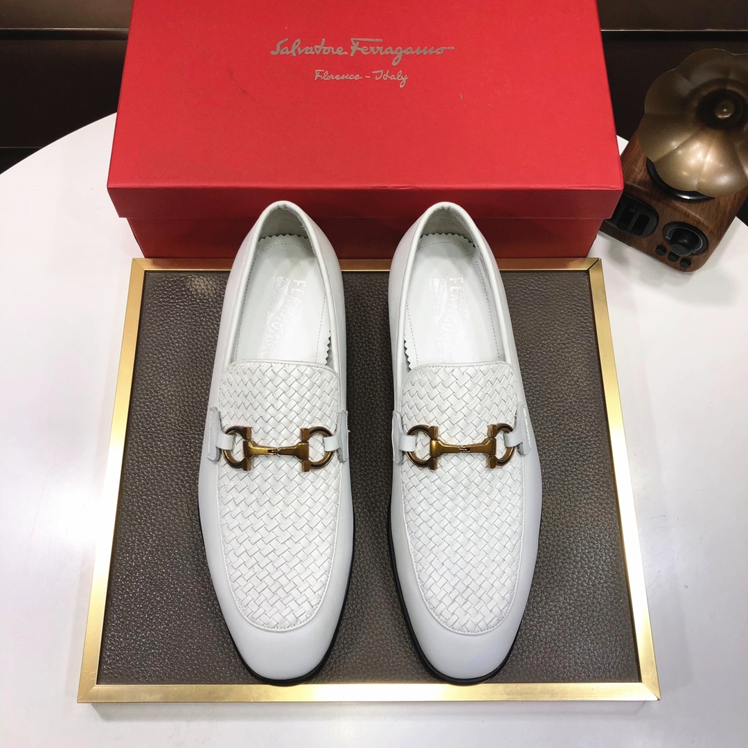 NO:279647,【Ferragamo/Ferragamo】 (high-end beef) New Ferragamo* - Top version Ferragamo classic leather shoes!  Use imported original cowhide, with the inner layer of comfortable cowhide inner!  Original wear-resistant rubber outsole!  High-quality quality!  Number of codes 38-44 (45 custom made without return or exchange), ferragamo, cowhide19860909【Ferragamo/菲拉格幕】（高端牛里) 新款 Ferragamo*——顶级版本 菲拉格幕经典正装皮鞋！选用进口原版牛皮,内里头层舒适牛皮内里！原版耐磨橡胶大底！高品质精品！码数38-44（45订做不退换）,,ferragamo,cowhide,Men's shoes