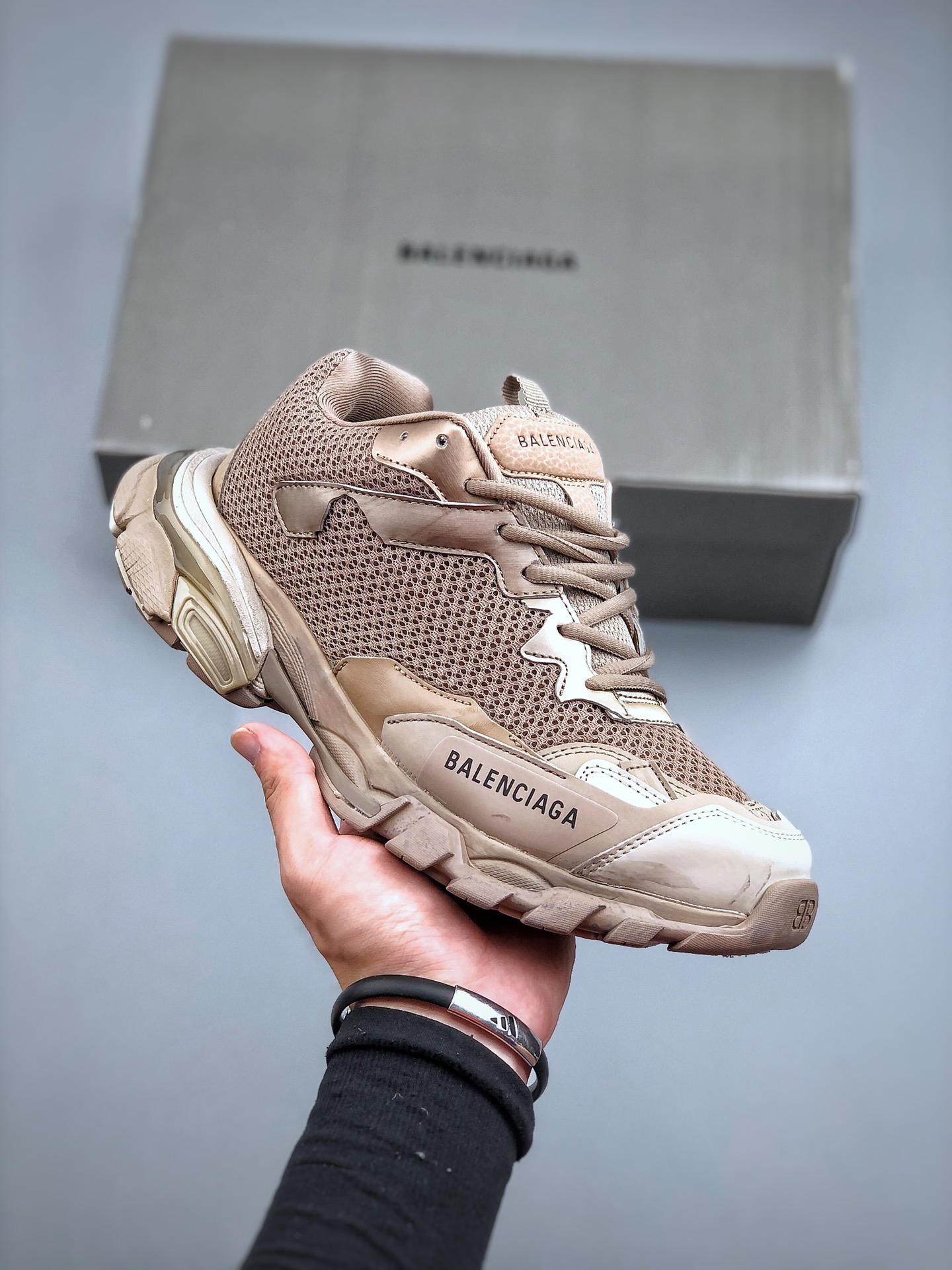 Recogida local admitida en tiendas Balenciaga Zapatilla de deporte baja BALENCIAGA Phantom Trainer "Negro/Blanco" Zapat…