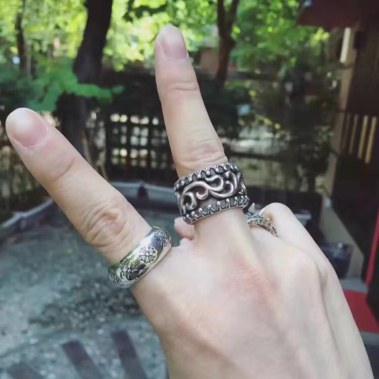 Chrome Hearts 高版本克罗心粗版圆环十字花戒指，细节到位刻字清晰，男女均可佩戴，美码5至11可选