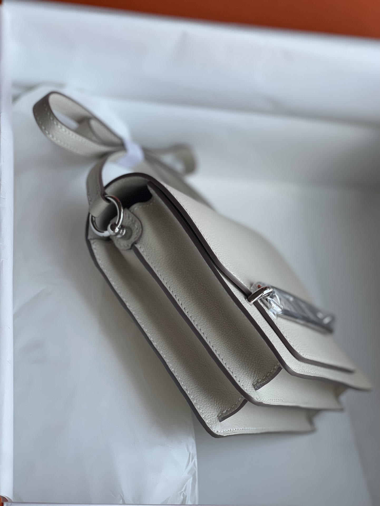 Hermès Pig nose bag Roulis 19cm picture milkshake white gold and silver buckle ready stock Evercolor leather