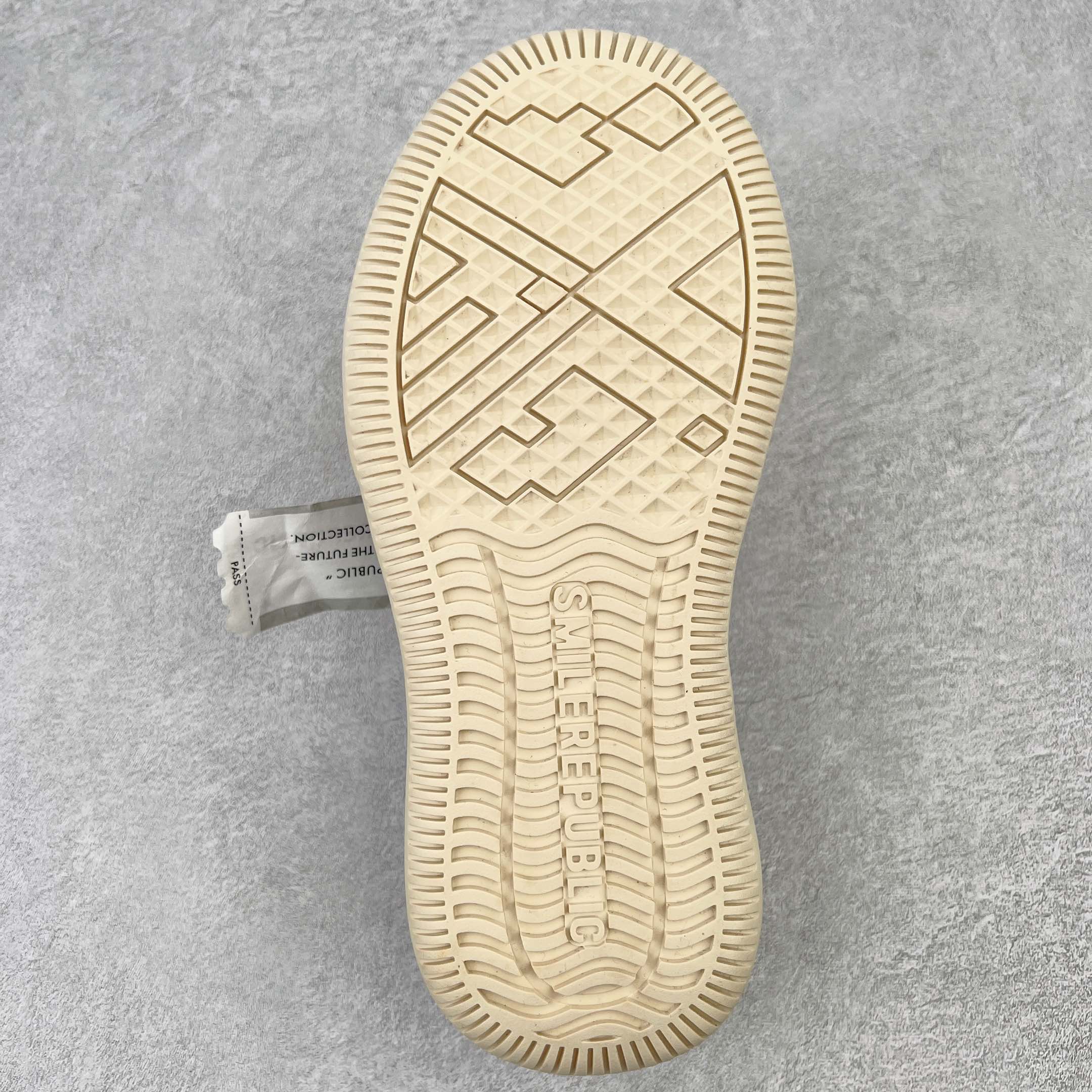 图片[9]-＃开春福利 SMILEREPUBLIC檀健次同款经典新款起司猫低帮开口笑厚底帆布鞋 新晋街头鞋履品牌SMILEREPUBLIC Canvas 系列 以 SMILE 为灵感来源 捕捉潮流 主打柔软的帆布设计 有裁切的羊毛流苏与独特编织技艺 超软水染牛皮内里 注塑成型鞋垫 4cm厘米外增高效果橡胶鞋底 尺码：35 36 37 38 39 40 41 42 43 44-选品中心