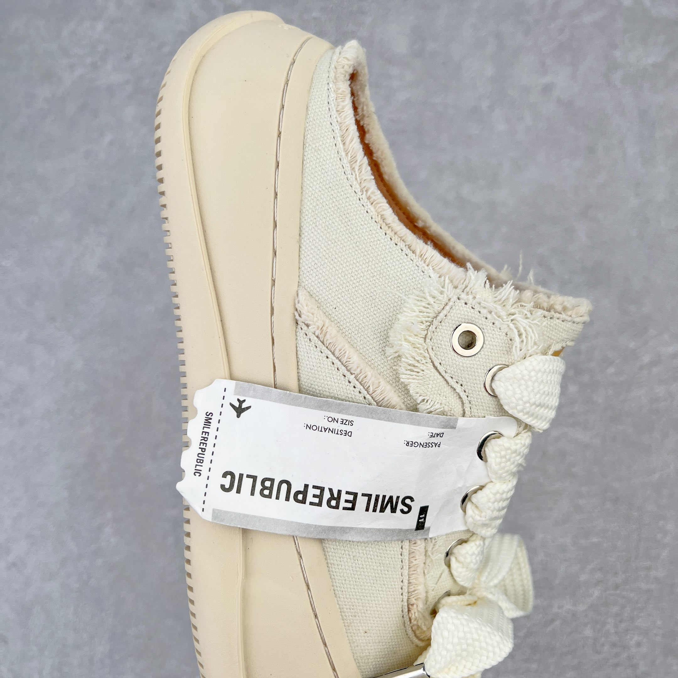 图片[6]-＃开春福利 SMILEREPUBLIC檀健次同款经典新款起司猫低帮开口笑厚底帆布鞋 新晋街头鞋履品牌SMILEREPUBLIC Canvas 系列 以 SMILE 为灵感来源 捕捉潮流 主打柔软的帆布设计 有裁切的羊毛流苏与独特编织技艺 超软水染牛皮内里 注塑成型鞋垫 4cm厘米外增高效果橡胶鞋底 尺码：35 36 37 38 39 40 41 42 43 44-选品中心