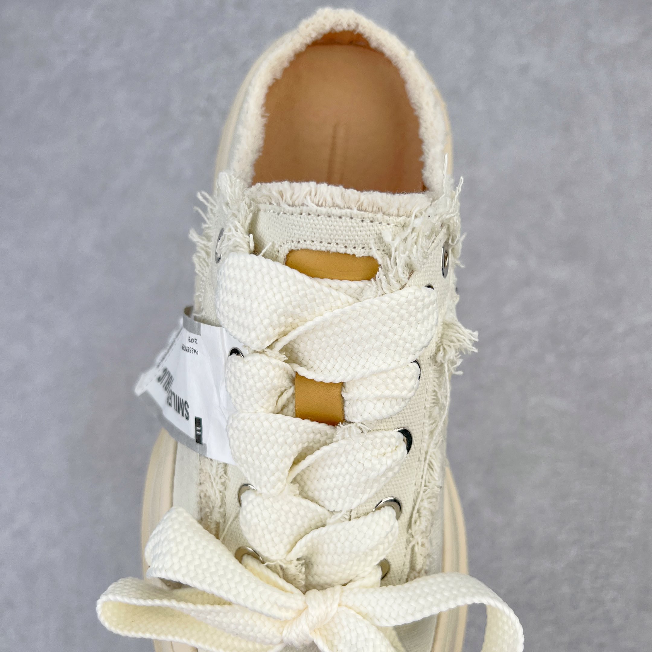 图片[5]-＃开春福利 SMILEREPUBLIC檀健次同款经典新款起司猫低帮开口笑厚底帆布鞋 新晋街头鞋履品牌SMILEREPUBLIC Canvas 系列 以 SMILE 为灵感来源 捕捉潮流 主打柔软的帆布设计 有裁切的羊毛流苏与独特编织技艺 超软水染牛皮内里 注塑成型鞋垫 4cm厘米外增高效果橡胶鞋底 尺码：35 36 37 38 39 40 41 42 43 44-选品中心