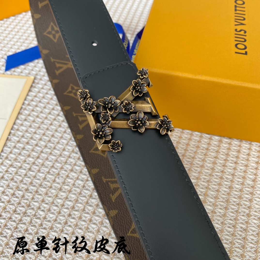 寬40mm驢家新品寬度40mm驢家早春新品腰帶系列意大利原廠皮料搭配新型小花點綴掛扣全方位精打細磨精密度