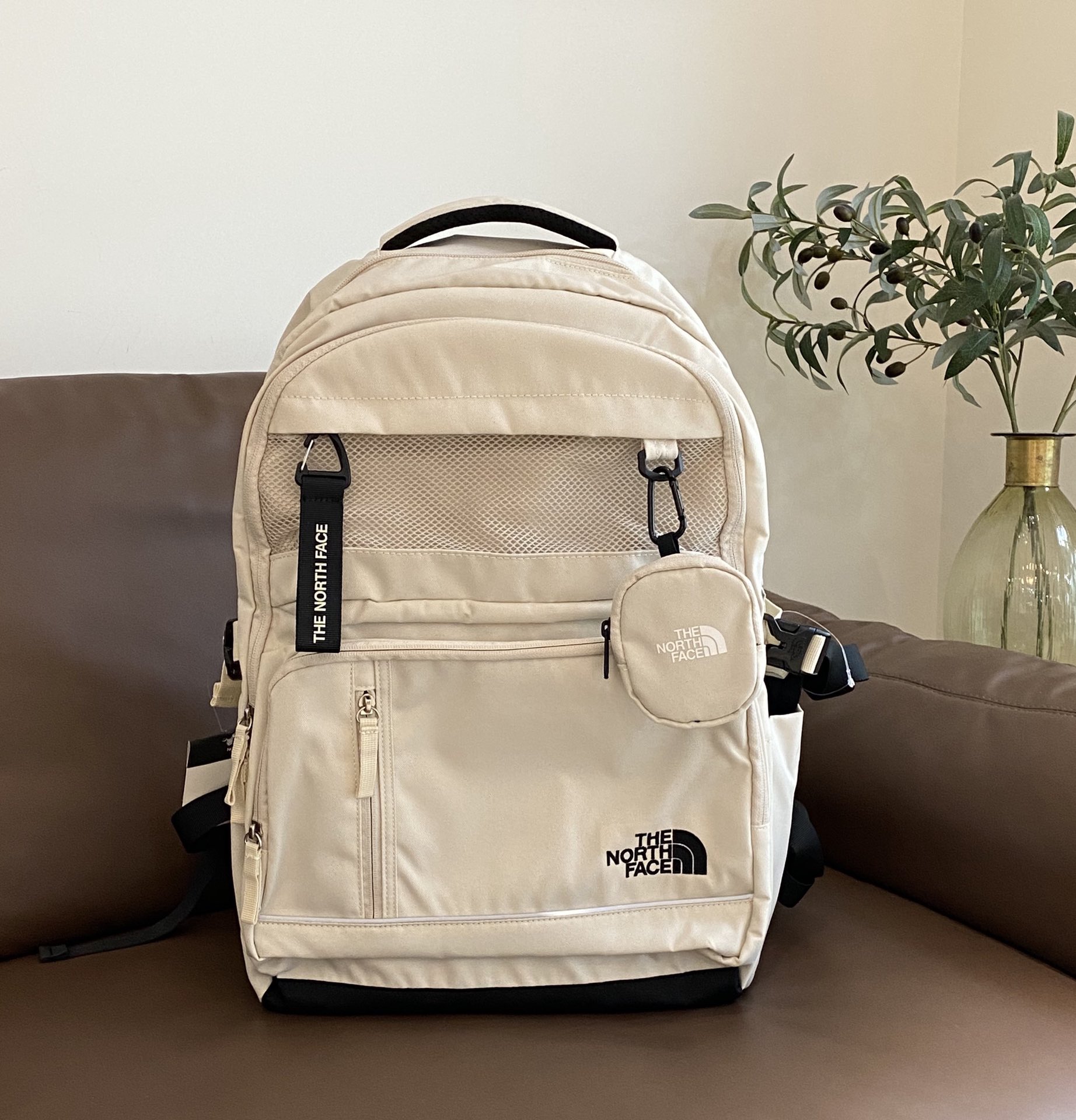 TN22 High-Capacity Backpack in Off-White - Comprehensive