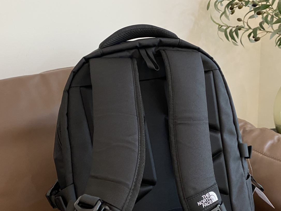 This functional backpack features a spacious capacity with - Comprehensive 6