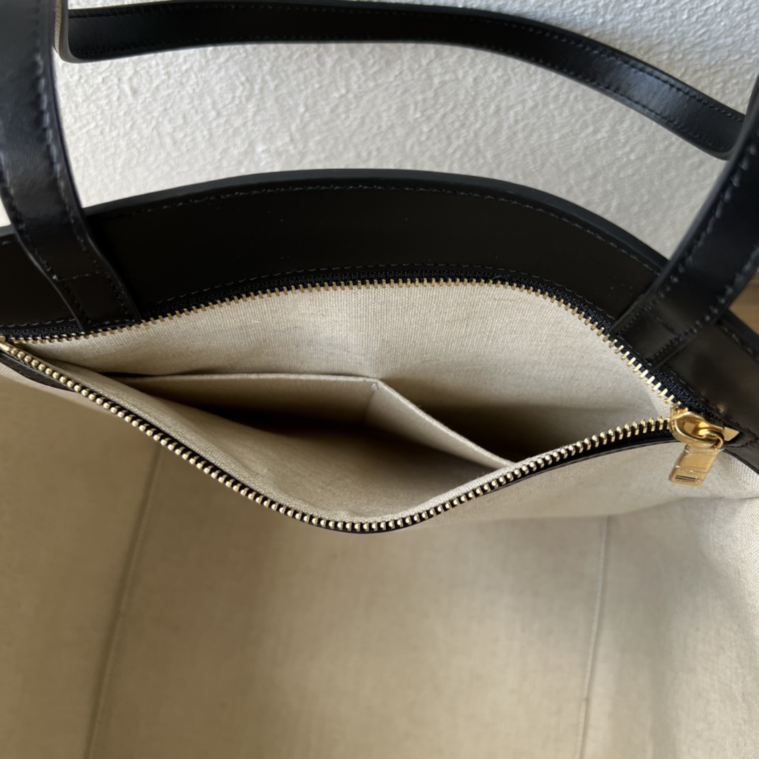 C家新作CABASショッピングバッグ - 知性と優雅を兼ね備えたデザイン