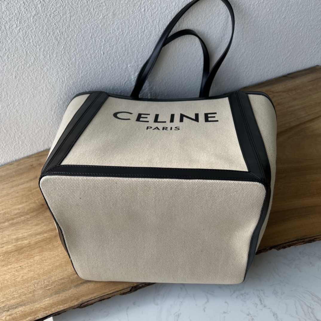 C家新作CABASショッピングバッグ - 知性と優雅を兼ね備えたデザイン