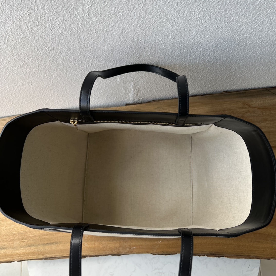 C家新作CABASショッピングバッグ - 知性と優雅を兼ね備えたデザイン