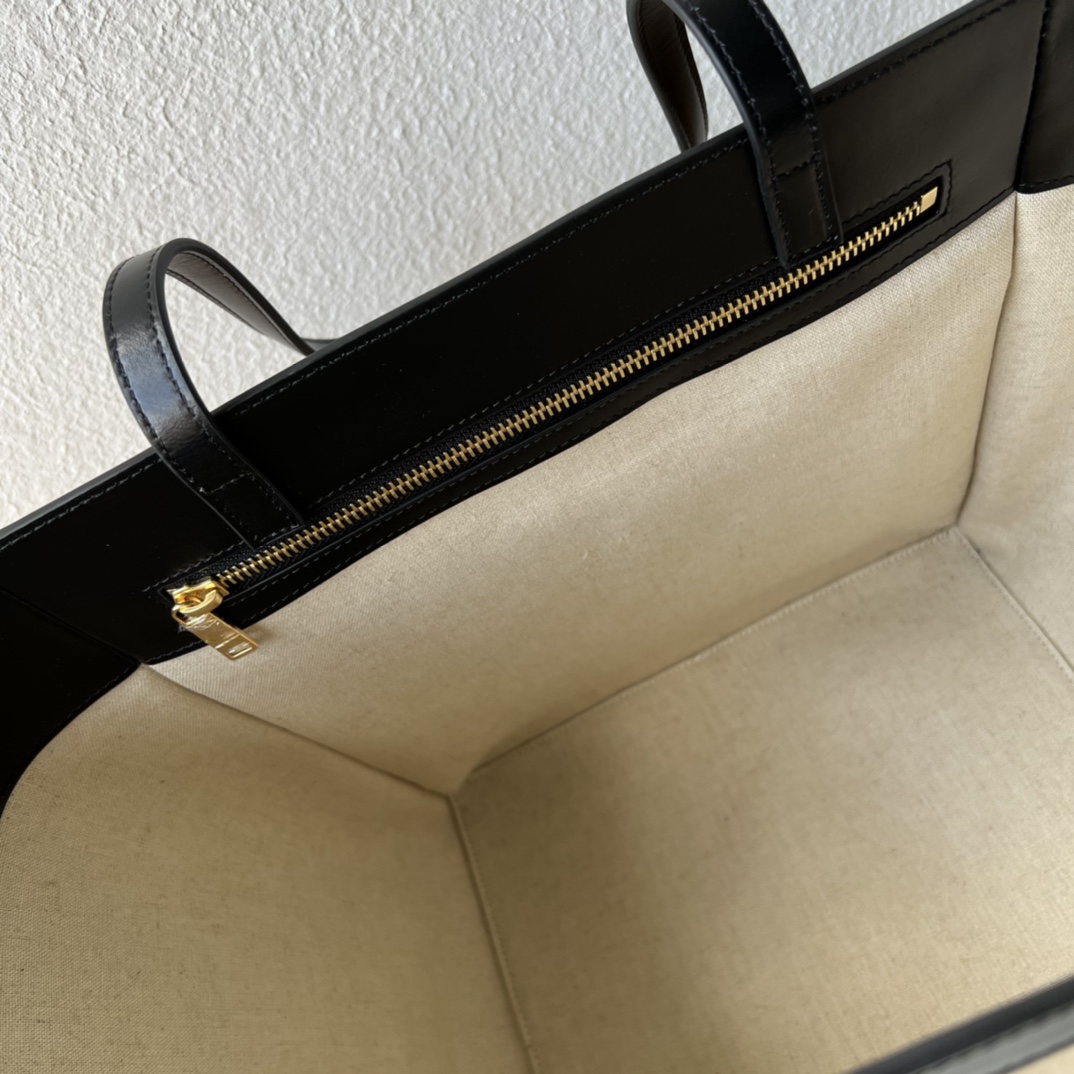 C家新作CABASショッピングバッグ - 知性と優雅を兼ね備えたデザイン