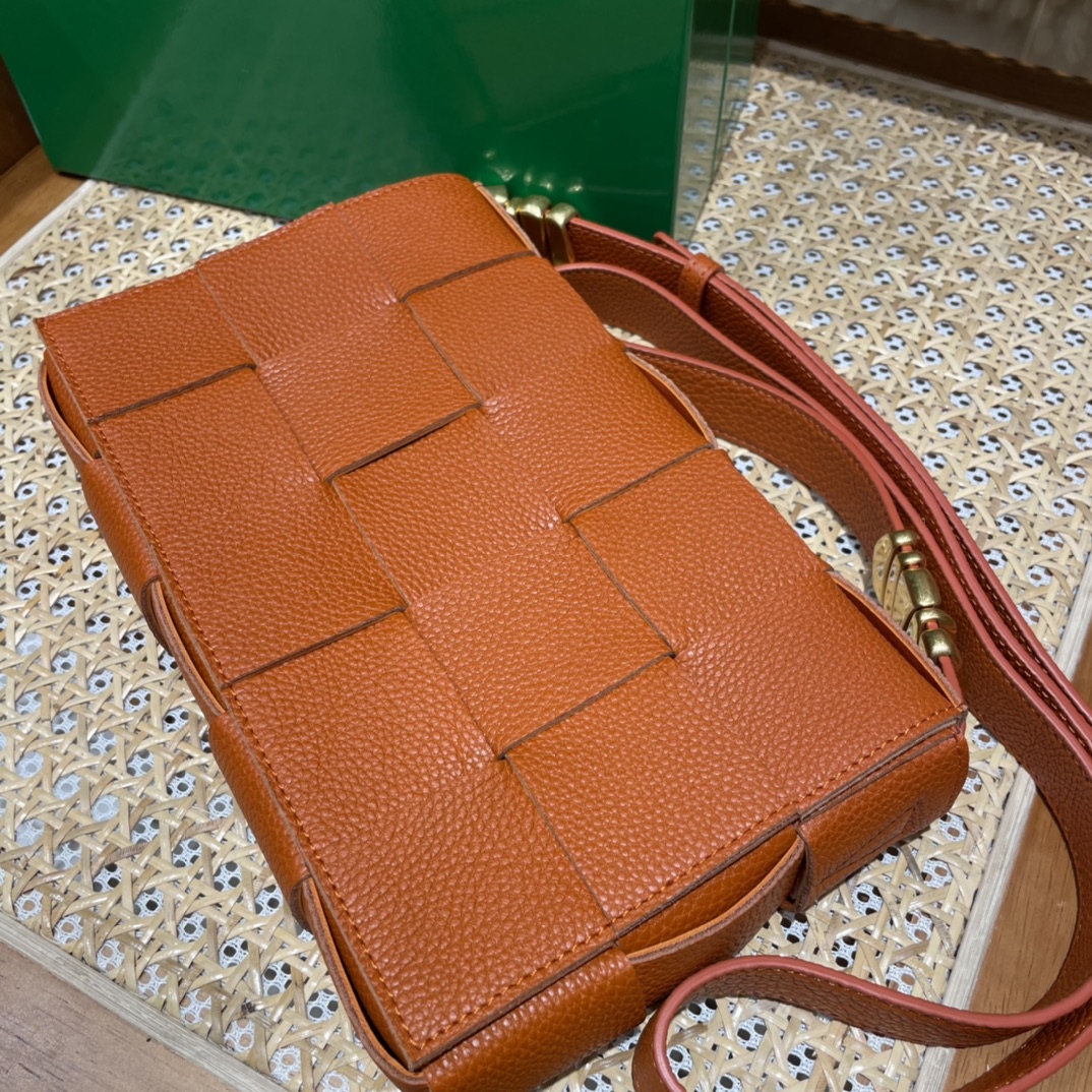 Bottega Veneta CASSETTE 23CM BAG 666870橙色