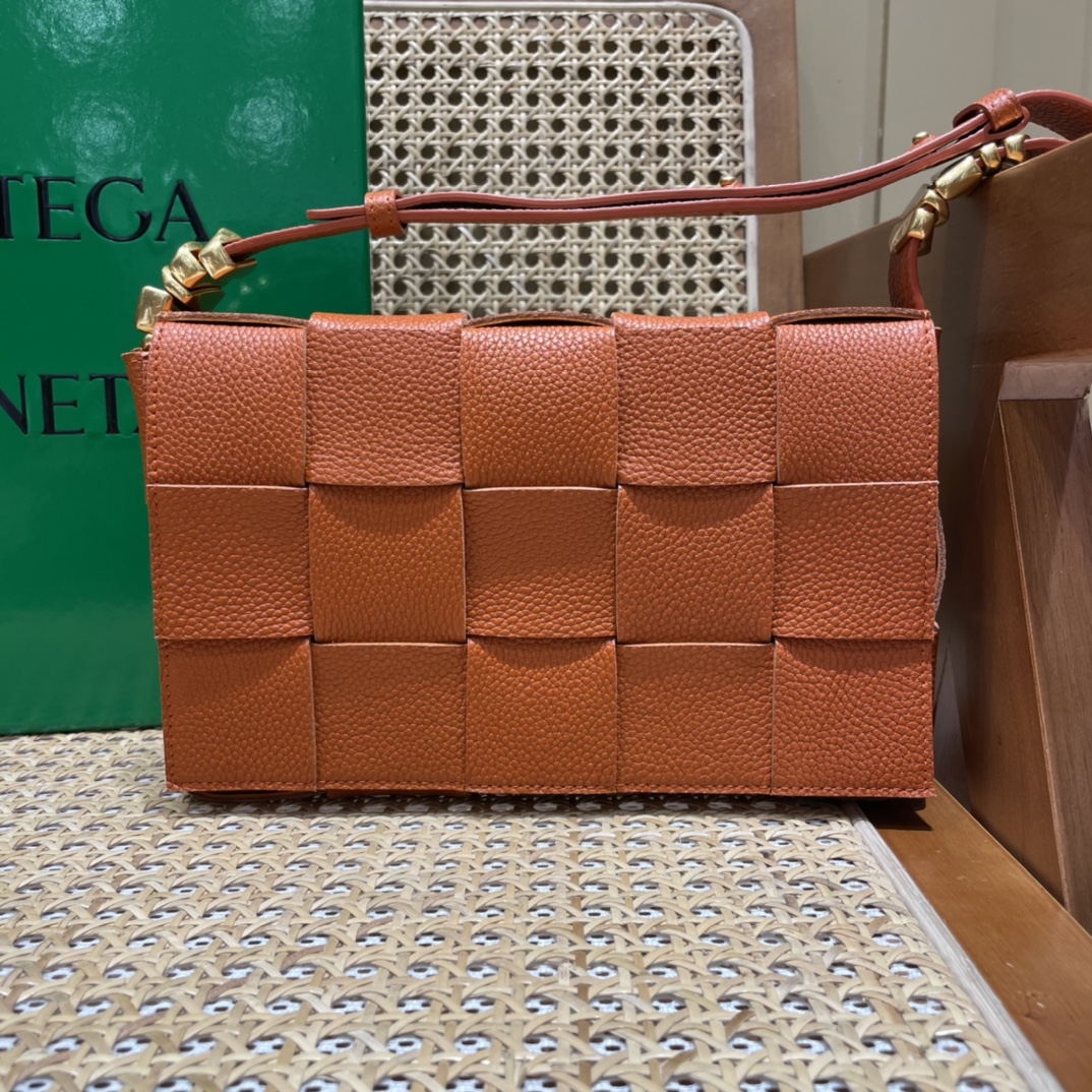 Bottega Veneta CASSETTE 23CM BAG 666870橙色