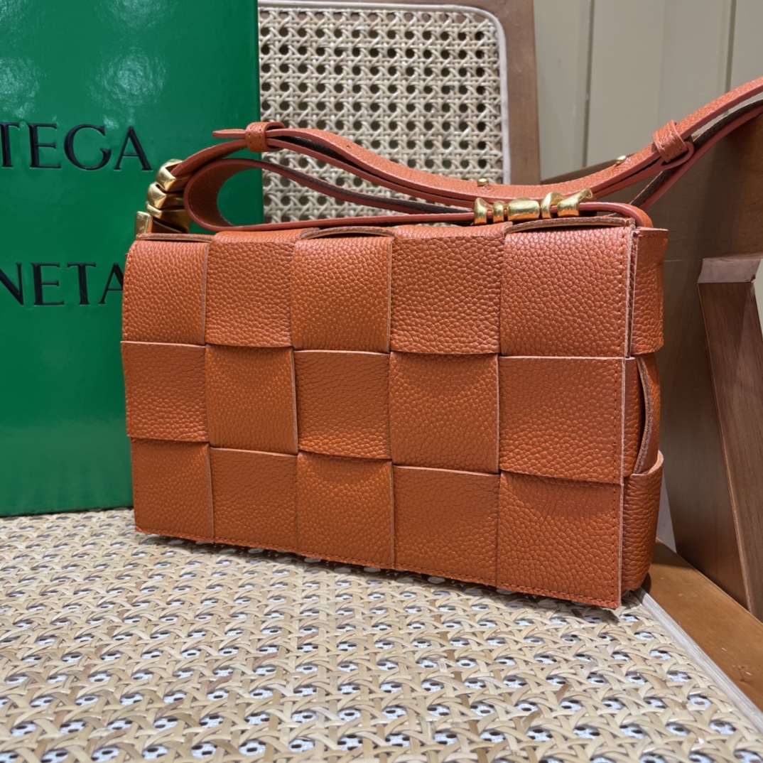 Bottega Veneta CASSETTE 23CM BAG 666870橙色