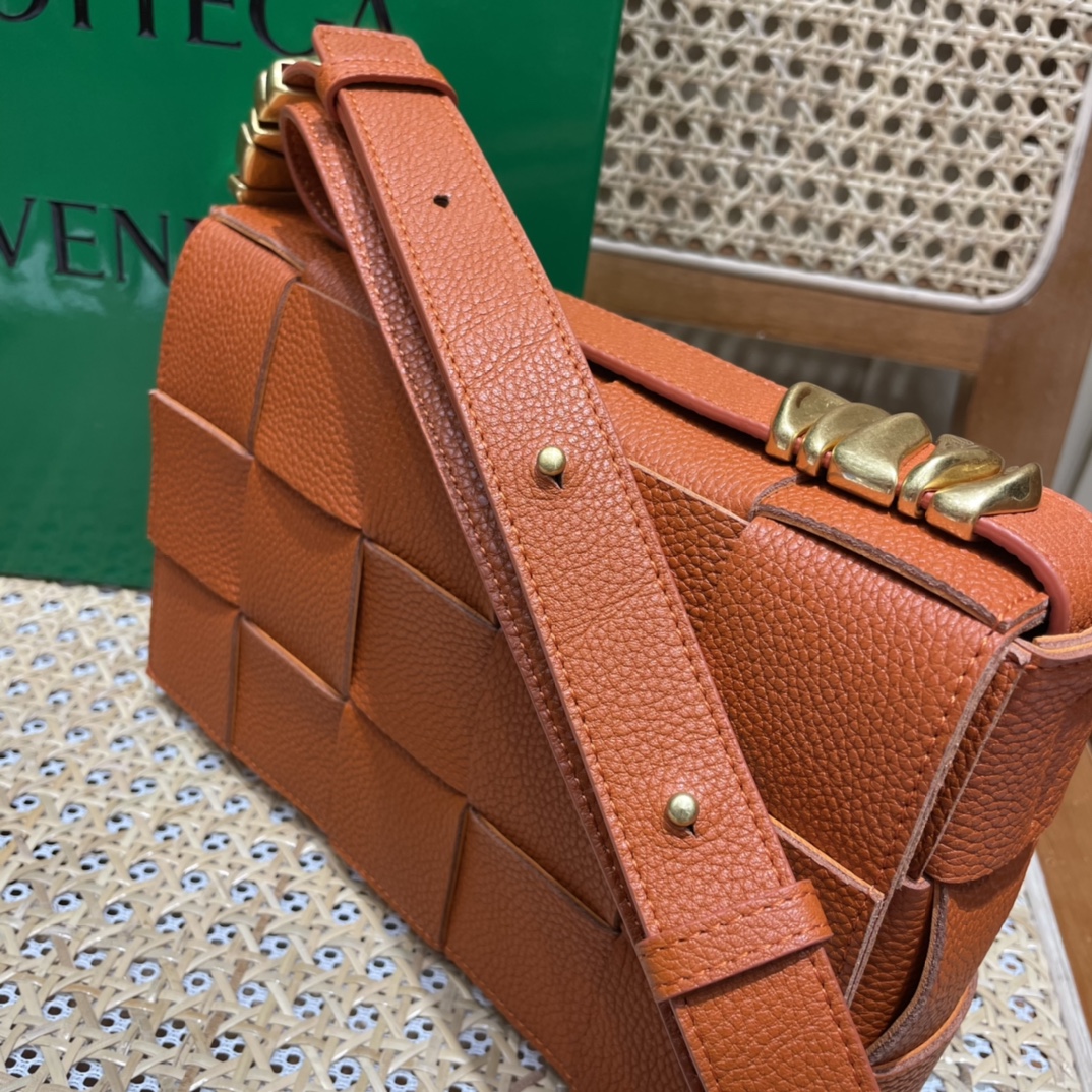 Bottega Veneta CASSETTE 23CM BAG 666870橙色