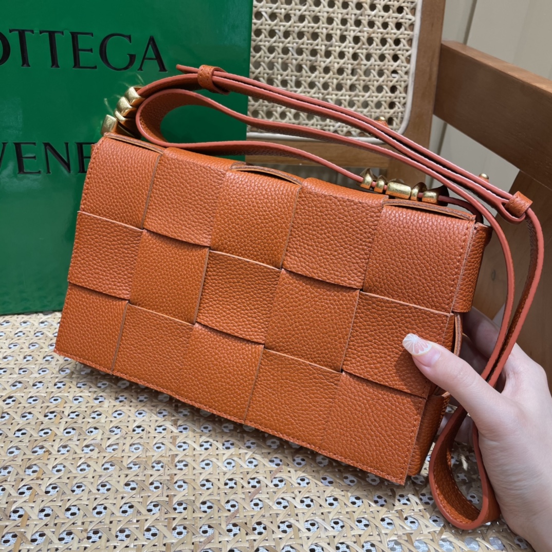 Bottega Veneta CASSETTE 23CM BAG 666870橙色
