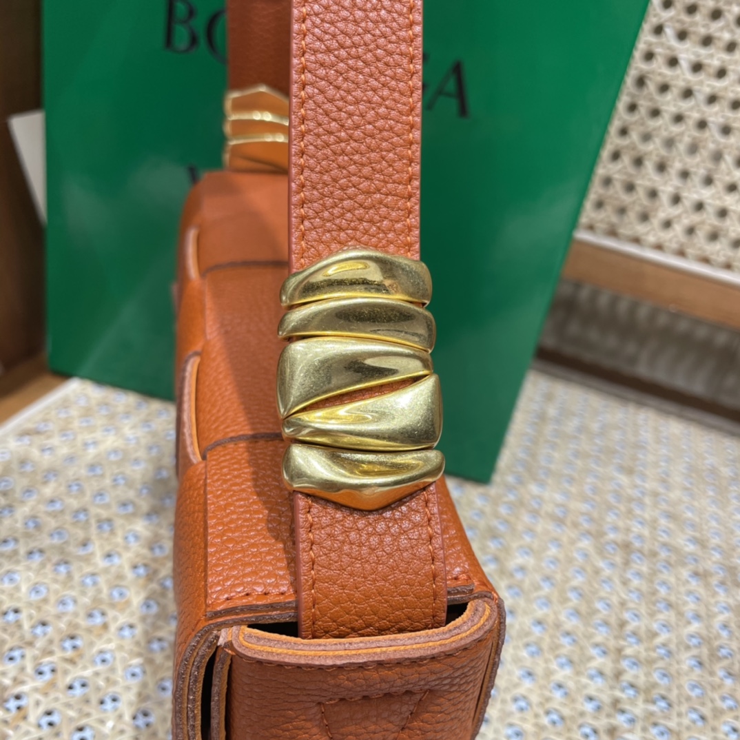 Bottega Veneta CASSETTE 23CM BAG 666870橙色