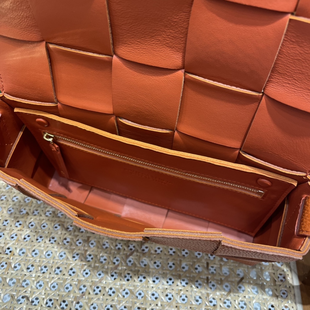 Bottega Veneta CASSETTE 23CM BAG 666870橙色