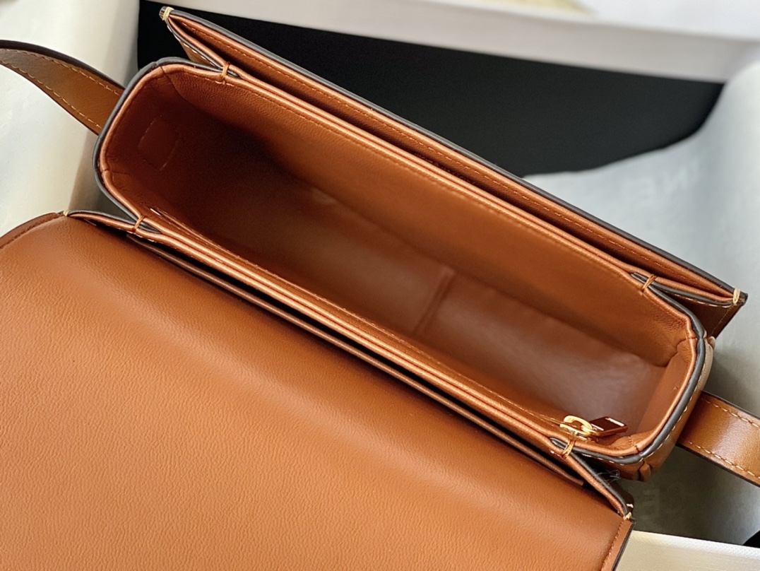 CELINE赛琳2022新款浮雕凯旋门肩背包199233