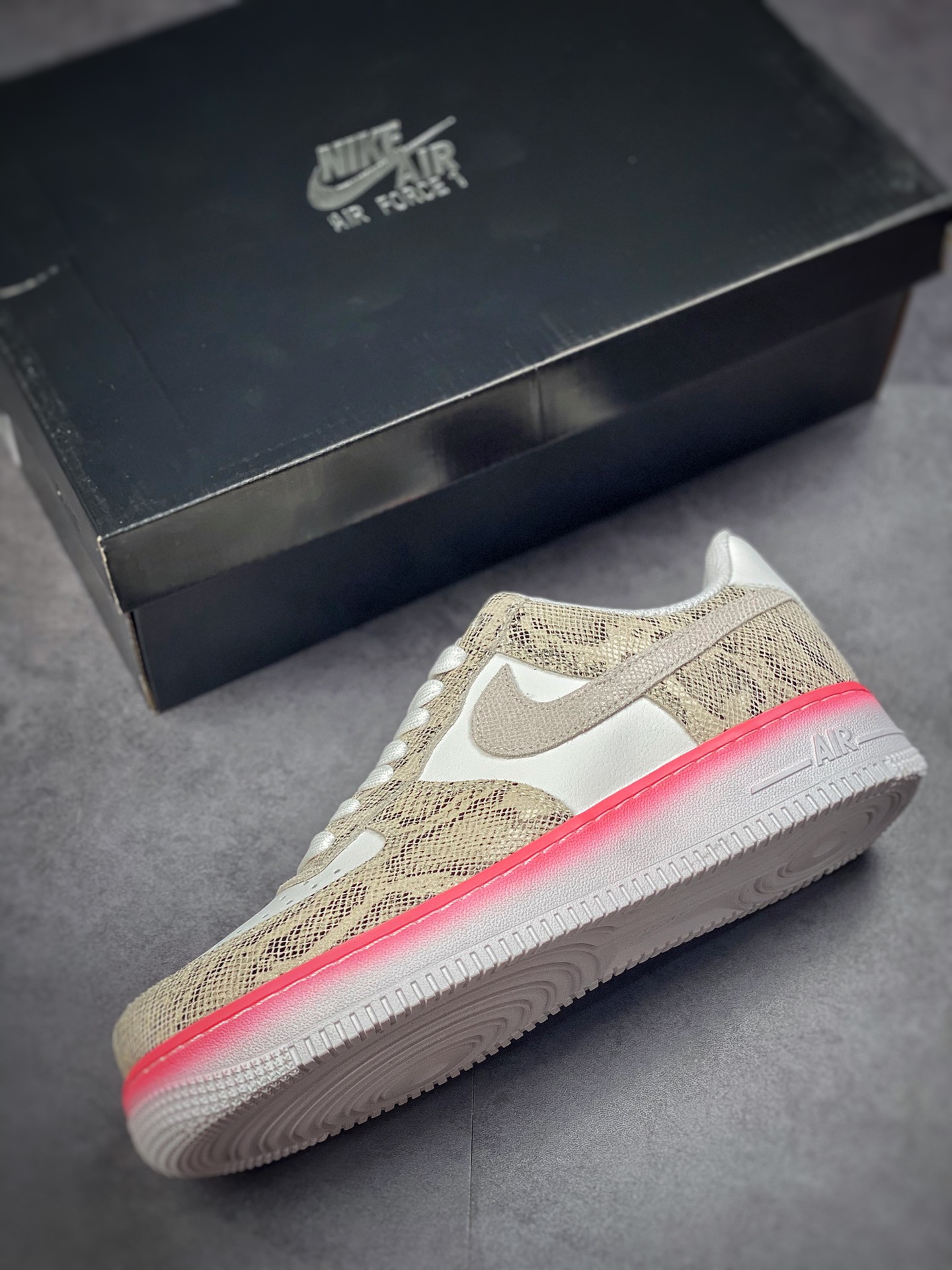 180 Nike Air Force 1 Low 07 白粉蛇纹 DV1031-030
