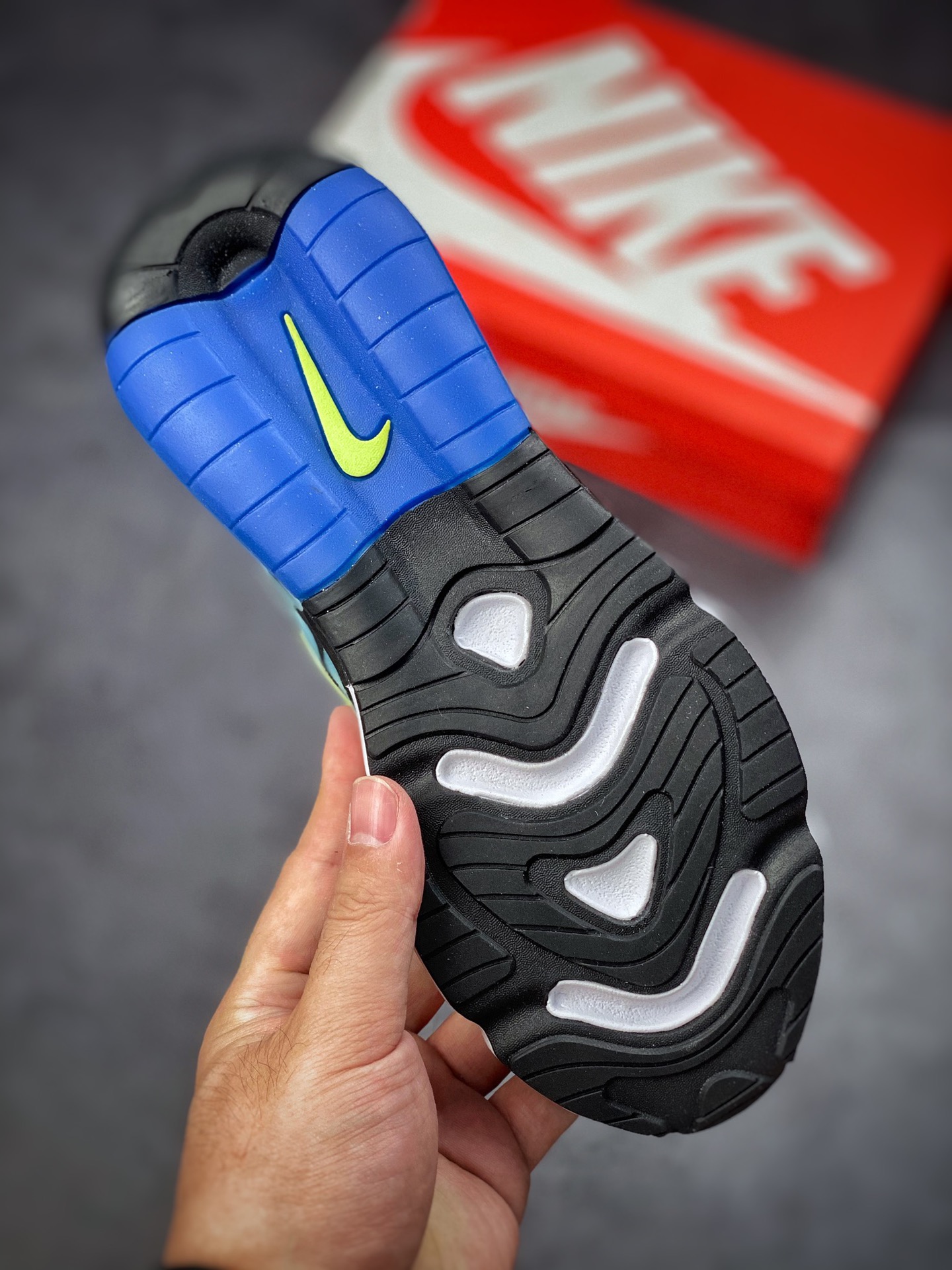 190 Nike Air Max 200 休闲缓震运动慢跑鞋 Air Max 家族的传统造型AQ2568-200