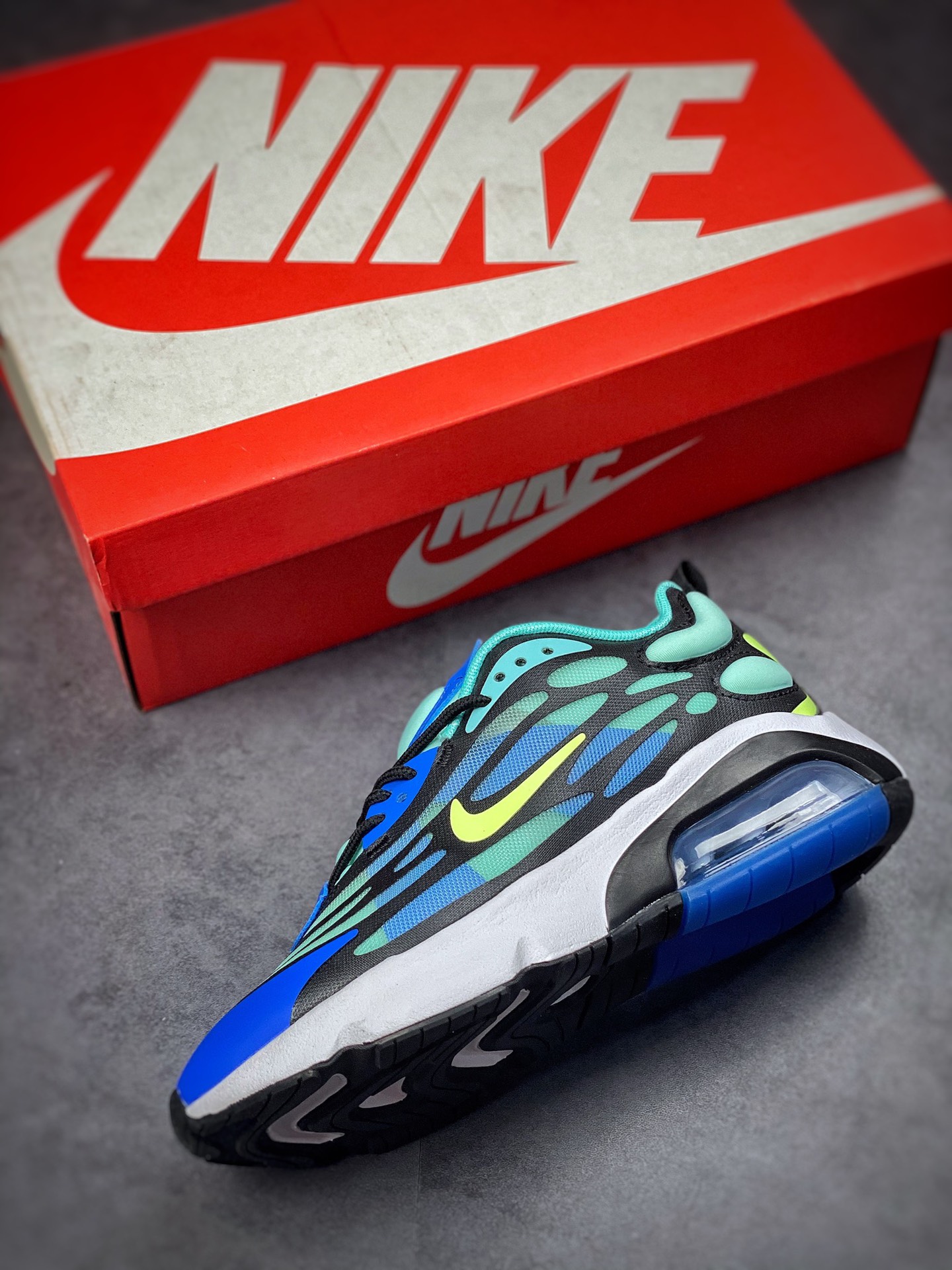 190 Nike Air Max 200 休闲缓震运动慢跑鞋 Air Max 家族的传统造型AQ2568-200
