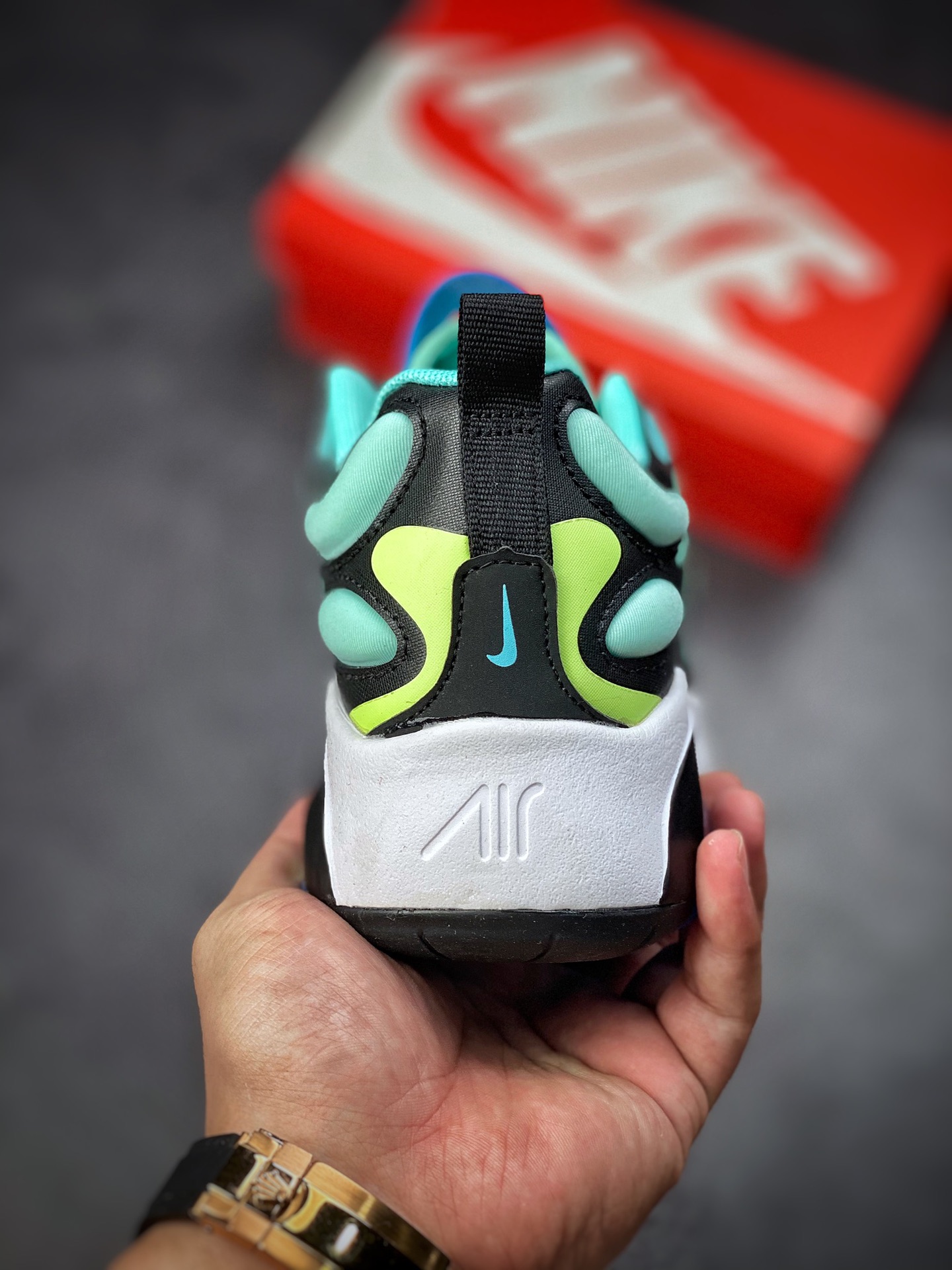 190 Nike Air Max 200 休闲缓震运动慢跑鞋 Air Max 家族的传统造型AQ2568-200