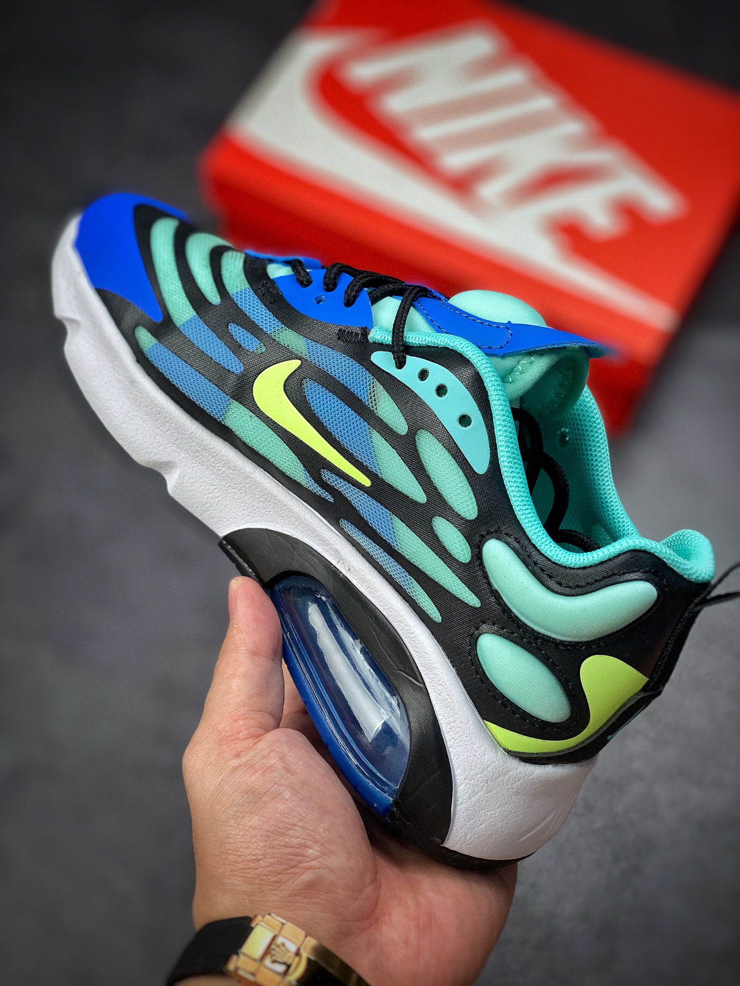 190 Nike Air Max 200 休闲缓震运动慢跑鞋 Air Max 家族的传统造型AQ2568-200