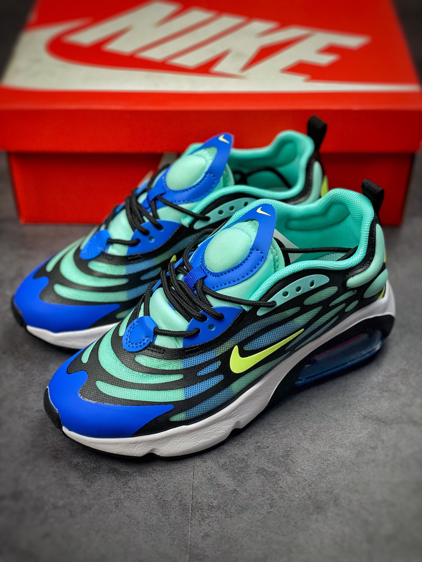 190 Nike Air Max 200 休闲缓震运动慢跑鞋 Air Max 家族的传统造型AQ2568-200