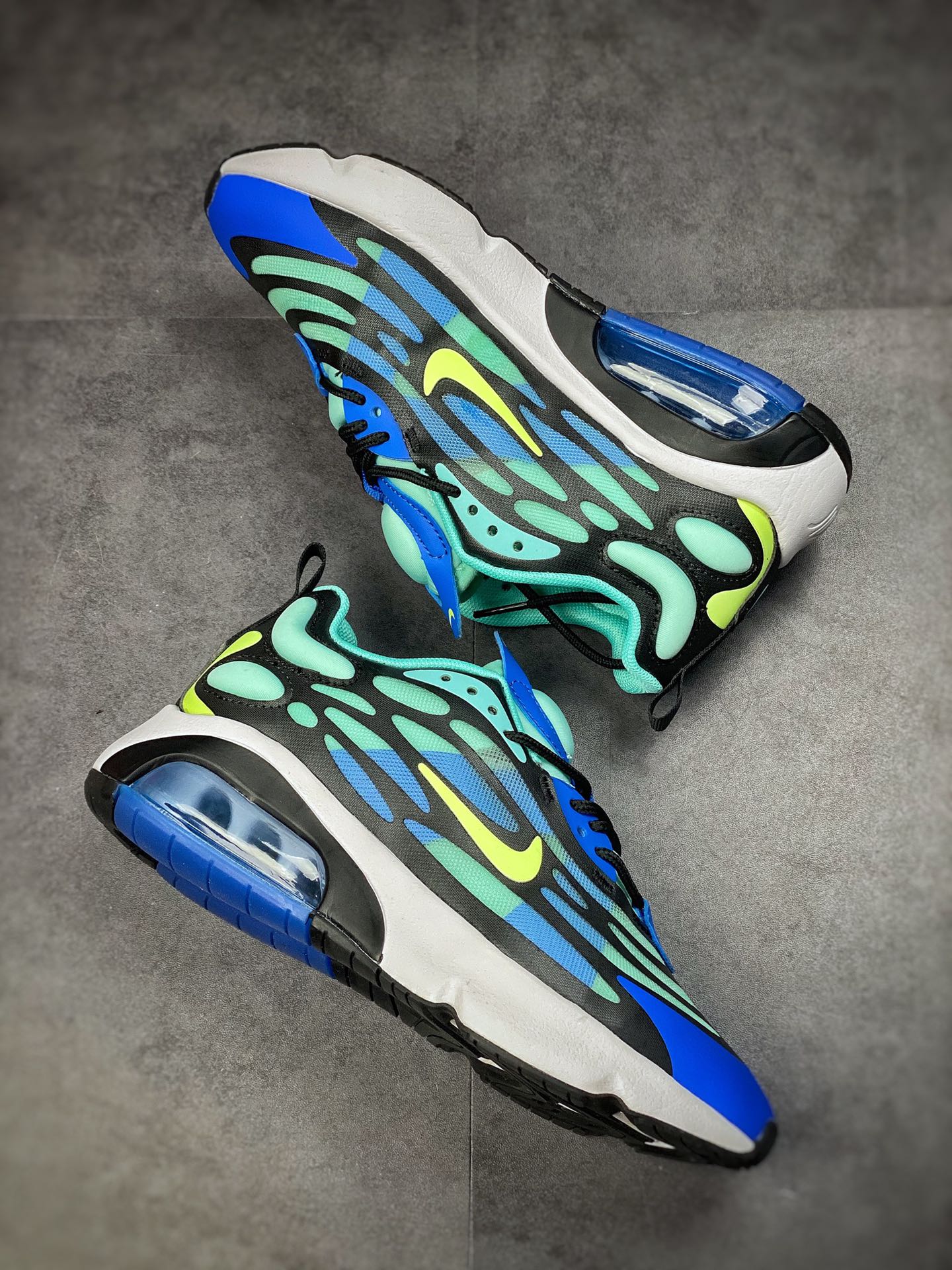 190 Nike Air Max 200 休闲缓震运动慢跑鞋 Air Max 家族的传统造型AQ2568-200