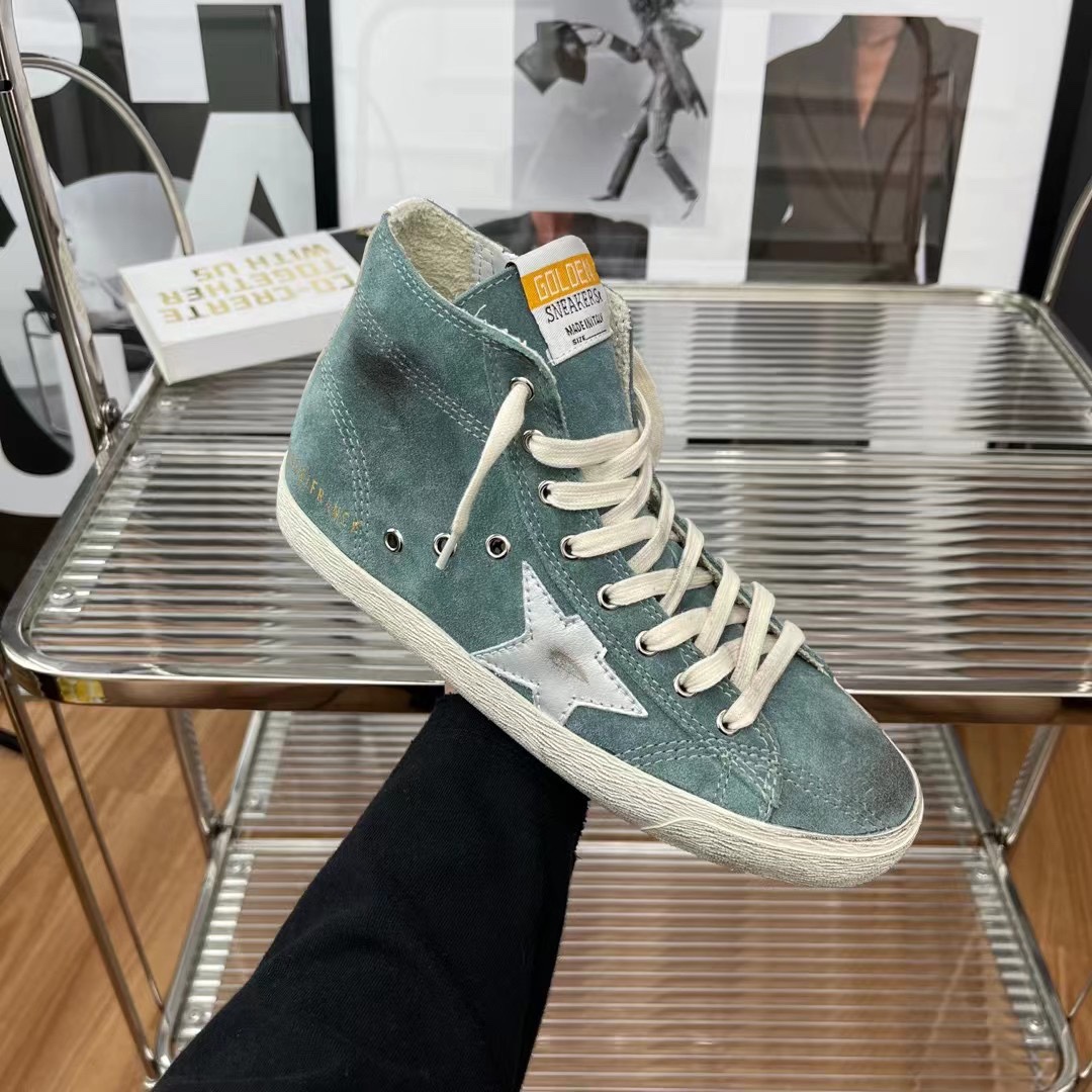 NO:172382,(Long-term goods. Order inquiry) Blue high-end couple style top-level Niuli high-end version. Don’t disturb the low-end!  Packaging: Upgrade new packaging...Certificate, card, tag, cloth bag, GGDB Slide Golden Goose Small Dirty Shoes Gaobang Golden Gse Deluxe Brand SUPER$TAR N pair of genuine disassembly version# The best market is not acceptable to compare # 2025 new ggdb Gaobang Small Dirty Shoes The popularity is earlier than the white shoes, breaking the traditional aesthetic, the small dirty shoes have done it!  Celebrity private server demonstration is so versatile!  No need to worry about washing shoes anymore!  The original custom cowhide (the essence of the old one) inner towel   cowhide, exclusive mold latex pad, 2cm height-enhancing insole, you can take out!  Insole size stamp!  Old craftsmen polished by hand, even the soles are unruly dirty, women 35-40 men 40-45. Men's size custom 10. Men's size only adjust the upper and lower sizes (women 41 men 45 46 custom 56 not return or exchange), casual shoes/sports shoes, sneakers, cowhide, gold19860909（长期做货.订单询价） 蓝色高帮情侣款顶级牛里高版本.低端勿扰！ 包装:升级新包装..证书,卡片,吊牌,布袋, GGDB Slide黄金鹅小脏鞋高邦Golden Gse Deluxe Brand SUPER$TAR N双正品拆解打版# 市场最优不服来比 # 2025新款ggdb高邦小脏鞋 火红程度比小白鞋还要早,打破传统审美,小脏鞋做到了！明星私服上脚示范 就是这么百搭 ！再也不用担心洗鞋的问题啦！ 鞋面原版定制牛皮（做旧精髓所在）内里毛巾 牛皮 里 独家开模乳胶垫 2cm内增高鞋垫可以拿出来哦！鞋垫码数钢印！ 老工匠手工打磨,就连鞋底也是不羁的脏, 女35-40 男40-45. 男码定做10.男码只调上下码（女41 男45 46定做不退换）,休闲鞋/运动鞋,sneakers,cowhide,gold,Women's Shoes