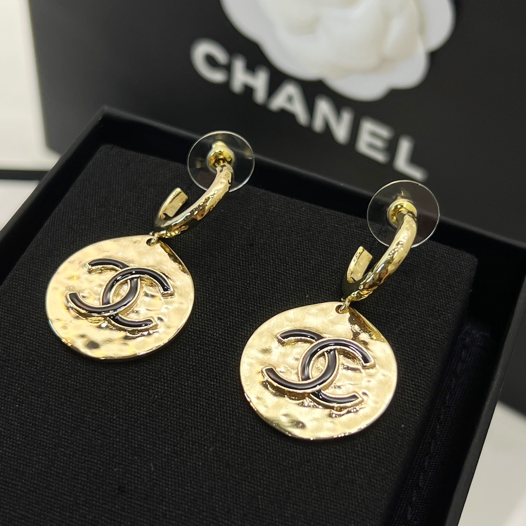 新款☑️CHANEL香奈儿双c圆形耳钉耳环