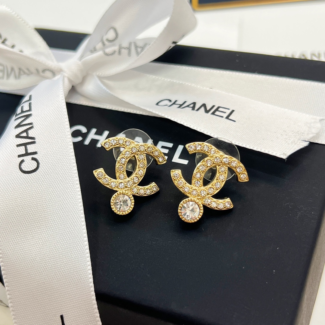 新款☑️CHANEL香奈儿双c单钻耳钉耳环
