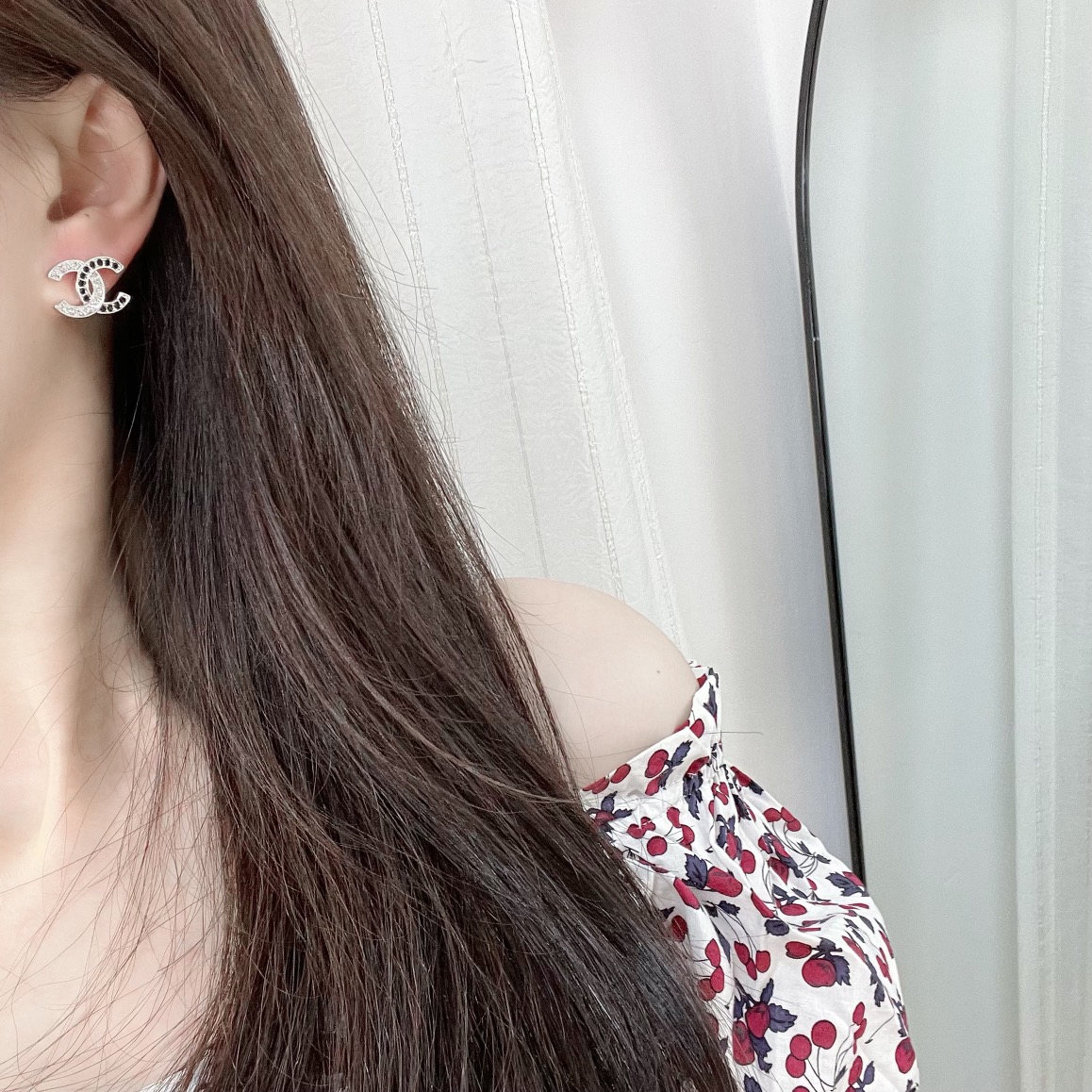 新款☑️CHANEL香奈儿双c黑白钻耳钉耳环