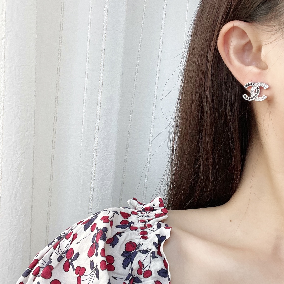 新款☑️CHANEL香奈儿双c黑白钻耳钉耳环