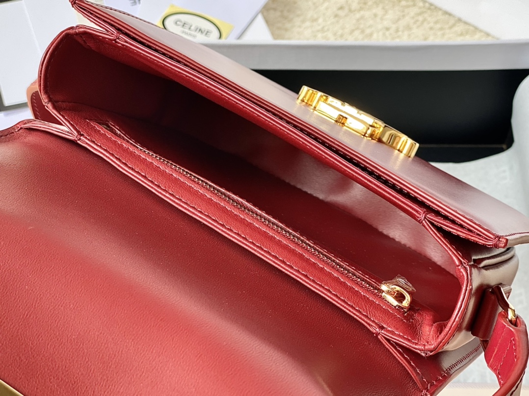 CELINE赛琳2022新品经典凯旋门扣马鞍包110413