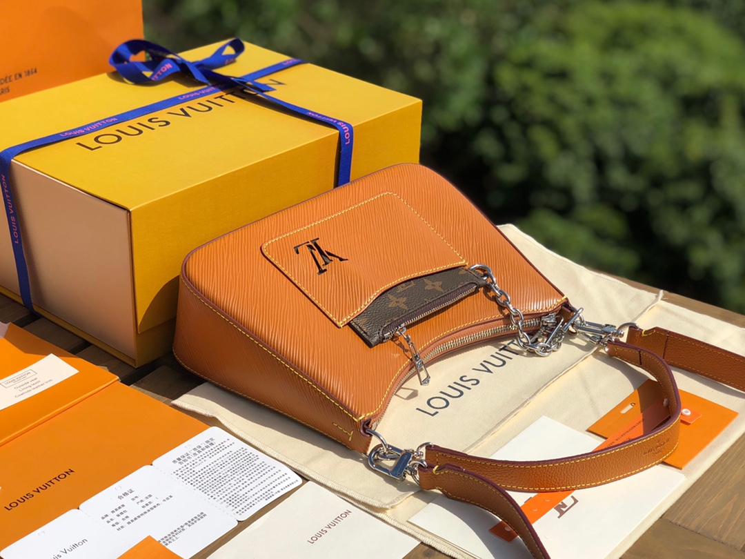 🌼 m80794尺寸25×15×8cm这款HOBO我要大声尖叫！！太惊艳LV火爆的腋下包Marelle，