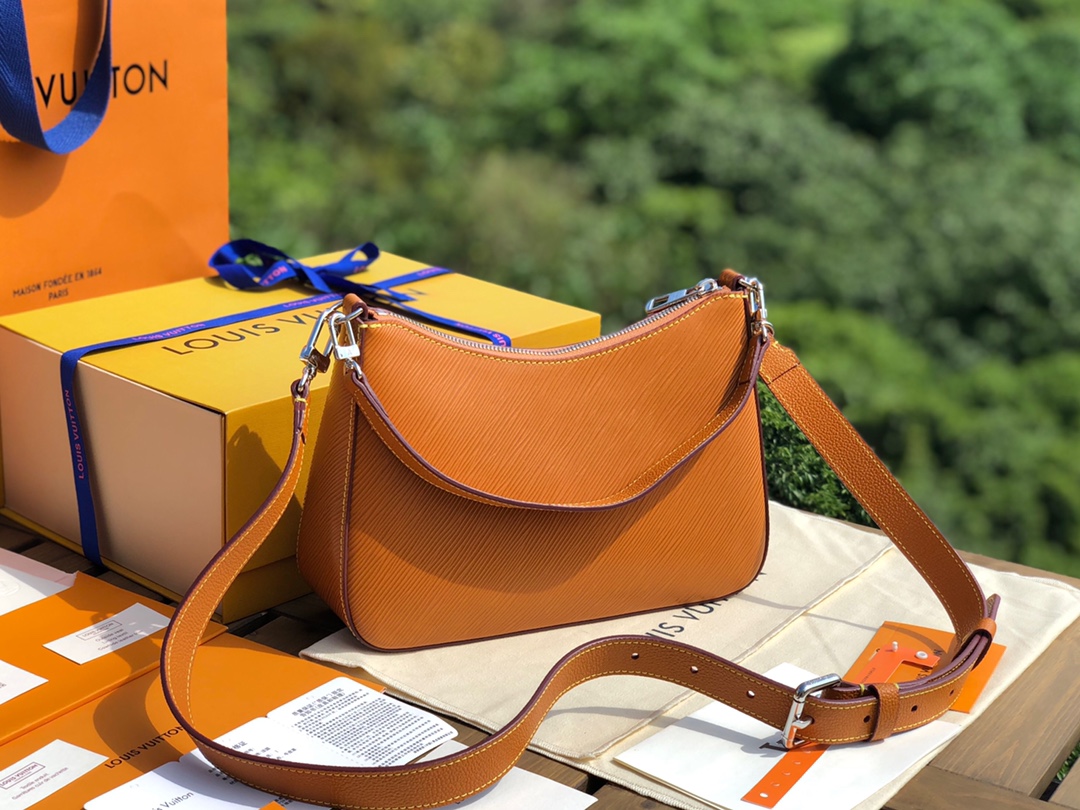 🌼 m80794尺寸25×15×8cm这款HOBO我要大声尖叫！！太惊艳LV火爆的腋下包Marelle，