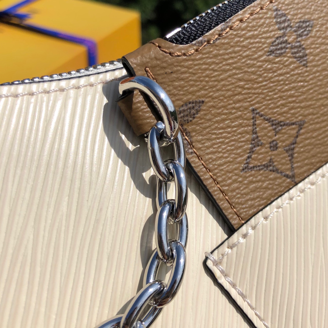 🌼 m80688尺寸25×15×8LV marelle腋下包!新款hobo水波纹配上奶昔白简直就是一绝，