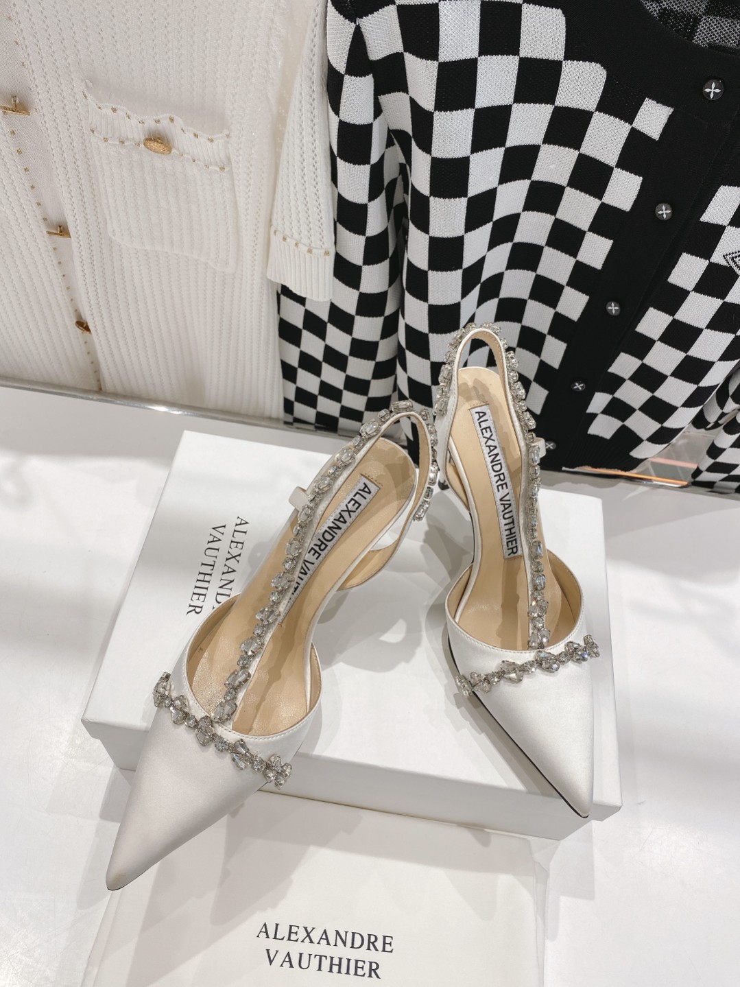 “AlexandreVuthier Crystal Shoes Offer: 725, Goddess Honorable Woman Preparation” - 图片 2