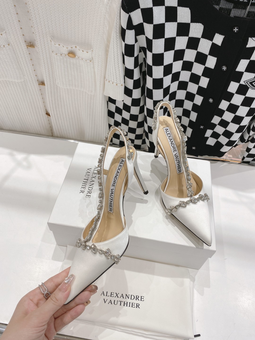 “AlexandreVuthier Crystal Shoes Offer: 725, Goddess Honorable Woman Preparation” - 图片 3