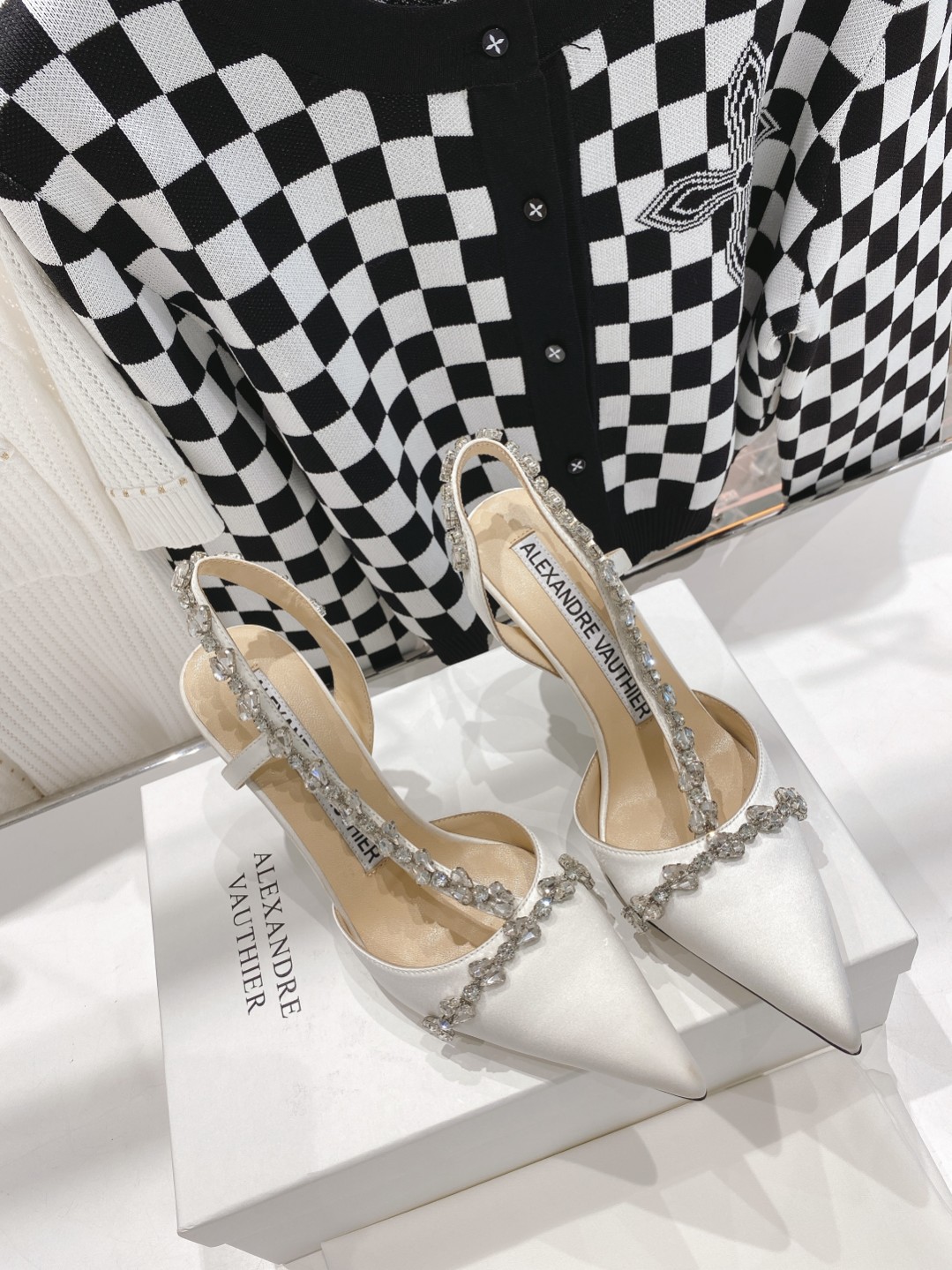 “AlexandreVuthier Crystal Shoes Offer: 725, Goddess Honorable Woman Preparation” - 图片 4